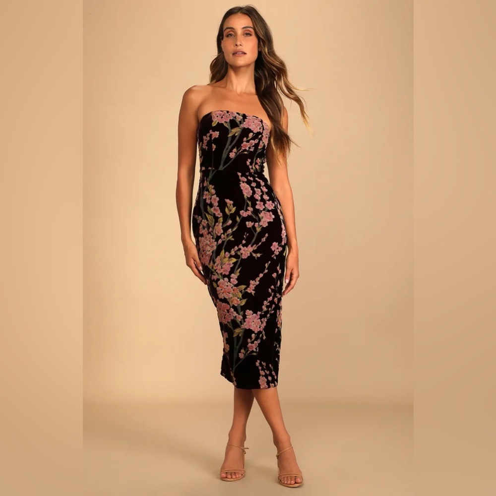 LULUS Buy You Flowers Plum Floral Print Strapless Velvet Midi Dress